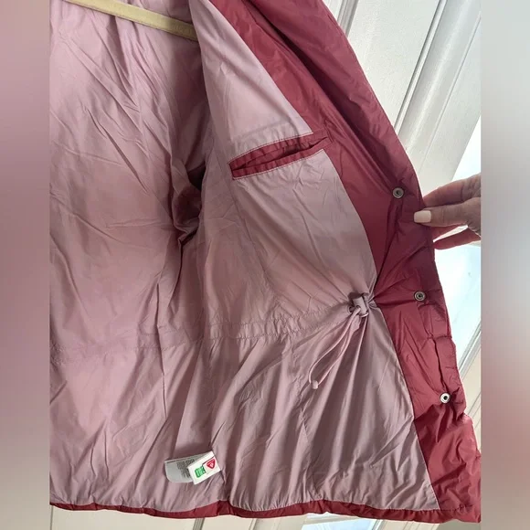 New with tags J Crew Alps Puffer jacket with Primaloft -Medium, color rose petal